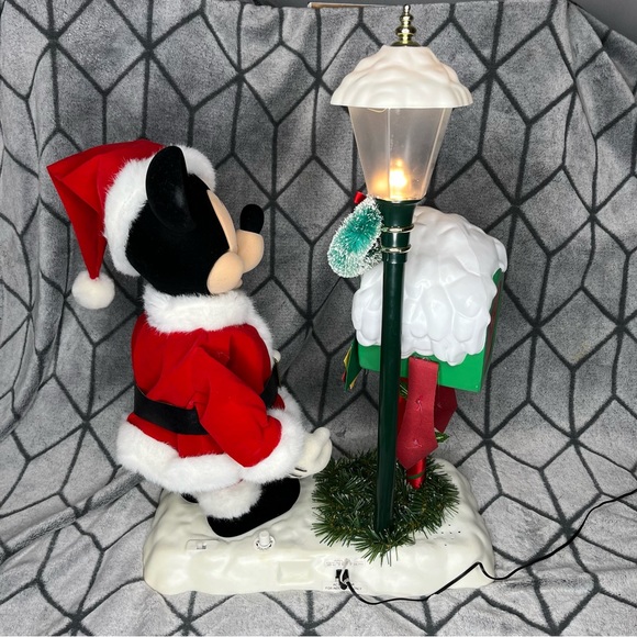 90s Disney Holiday Animatronic Mickey Mouse ‘Christmas at our House’ 1995 Telco - Picture 7 of 11